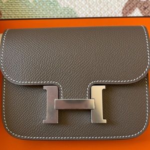Hermes constance slim wallet. Etoupe color NWT